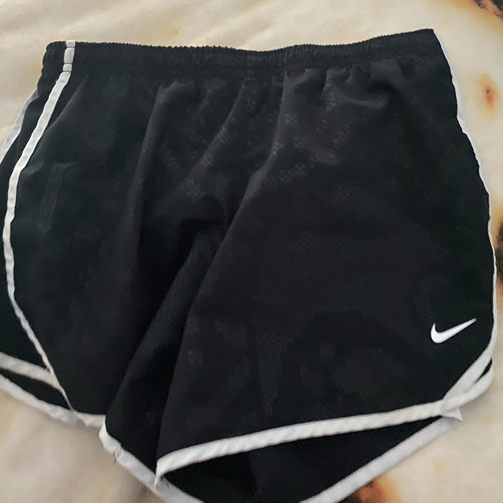 NIKE SHORTS!!